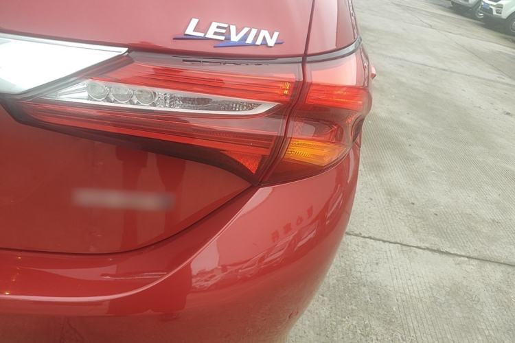 Used Toyota Levin 2016 Dual-Engine 1.8H GS E-CVT Elite Model with Sunroof Right Rear Taillight
