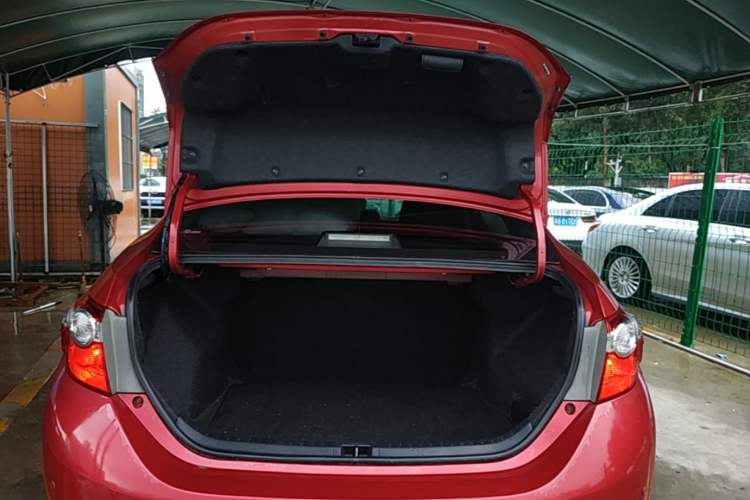 Used Toyota Levin 2016 1.6G CVT Elite Edition Trunk