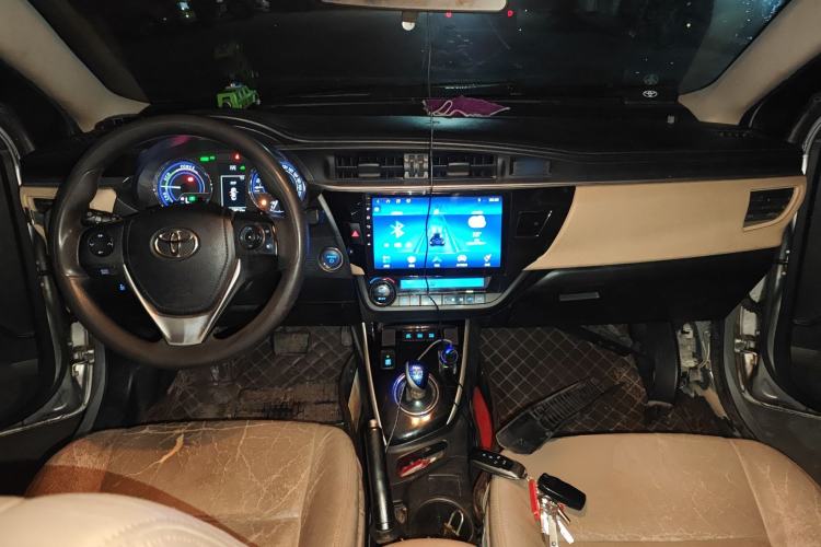 Used Toyota Levin 2016 Dual-Engine 1.8H GS E-CVT Elite Model with Sunroof Center Console