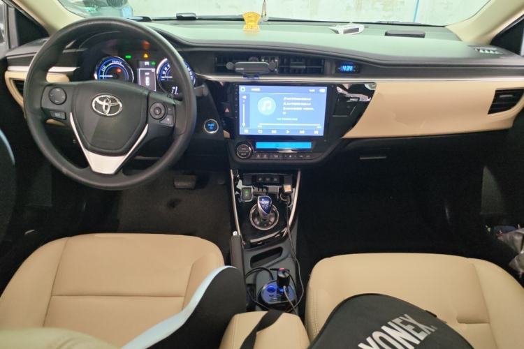 Used Toyota Levin 2016 Dual-Engine 1.8H GS E-CVT Elite Model with Sunroof Center Console