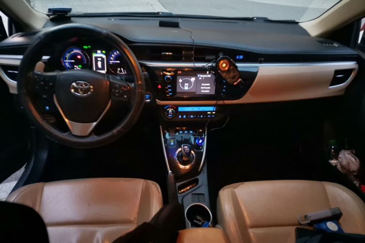 Used Toyota Levin 2016 Dual-Engine 1.8H GS-L E-CVT Leading Edition Center Console