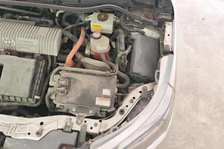 Used Toyota Levin 2016 Dual-Engine 1.8H GS E-CVT Elite Model with Sunroof Engine Bay Left
