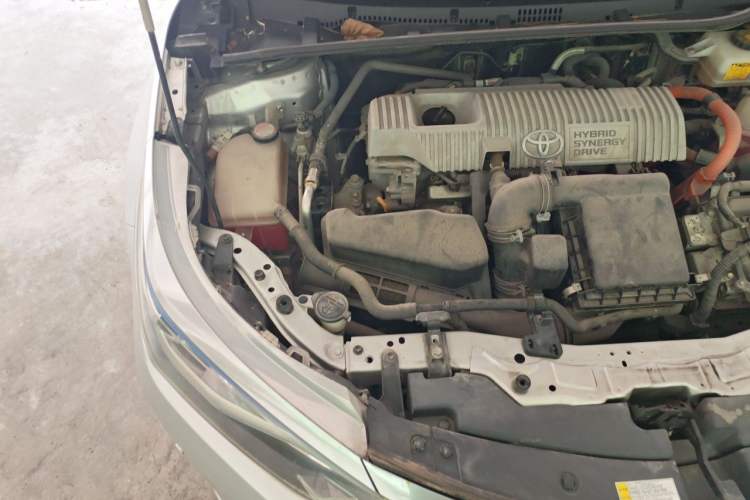 Used Toyota Levin 2016 Dual-Engine 1.8H GS E-CVT Elite Model with Sunroof Engine Bay Right