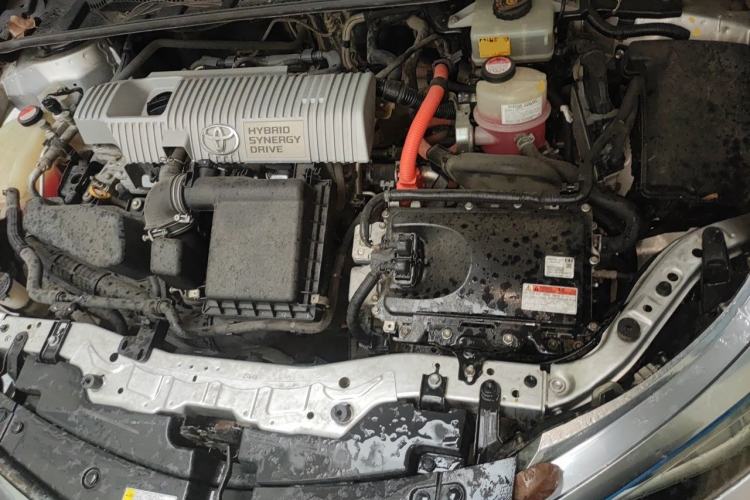 Used Toyota Levin 2016 Dual-Engine 1.8H GS E-CVT Elite Model with Sunroof Engine Bay
