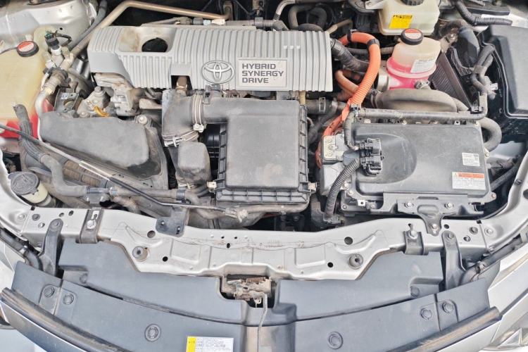 Used Toyota Levin 2016 Dual-Engine 1.8H V E-CVT Luxury Edition Engine Bay