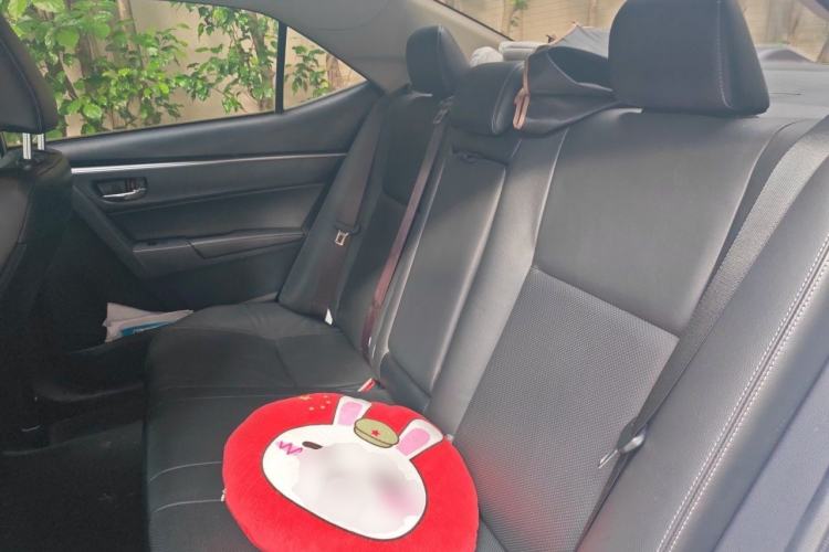 Used Toyota Levin 2016 Dual-Engine 1.8H V E-CVT Luxury Edition Interior 4