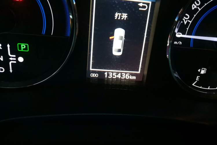 Used Toyota Levin 2016 Dual-Engine 1.8H GS-L E-CVT Leading Edition Odometer Close Up