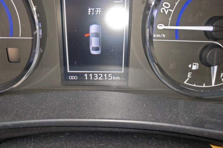 Used Toyota Levin 2016 Dual-Engine 1.8H V E-CVT Luxury Edition Odometer Close Up