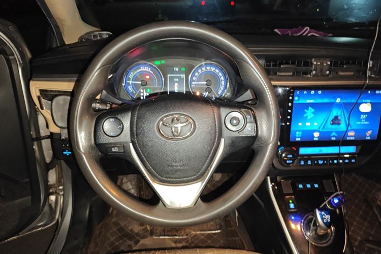 Used Toyota Levin 2016 Dual-Engine 1.8H GS E-CVT Elite Model with Sunroof Steering Wheel