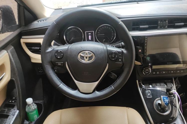 Used Toyota Levin 2016 Dual-Engine 1.8H GS E-CVT Elite Model with Sunroof Steering Wheel
