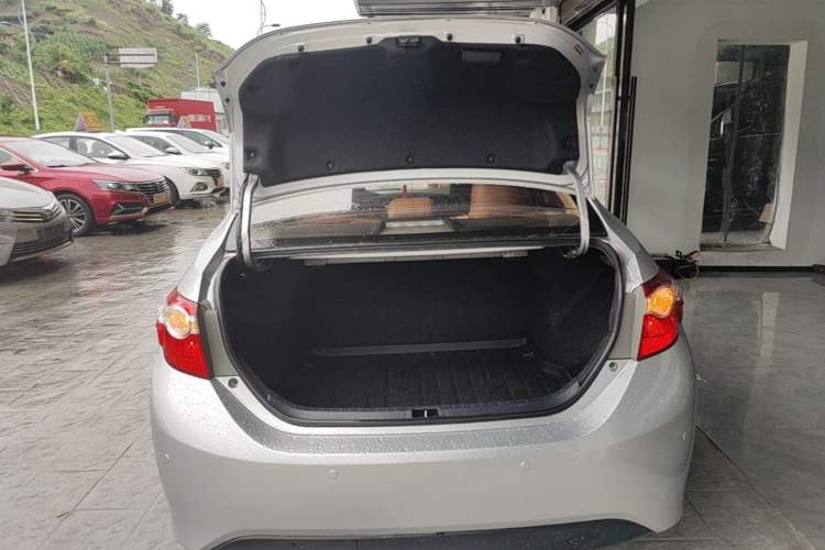 Used Toyota Levin 2016 1.6G CVT Elite Edition Trunk
