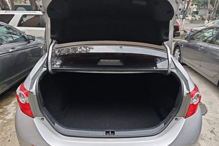 Used Toyota Levin 2016 1.6G CVT Elite Edition Trunk