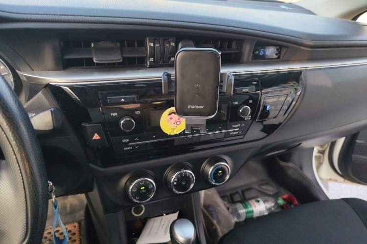 Used Toyota Levin 2016 1.6G CVT Elite Edition Audio And AC Panel
