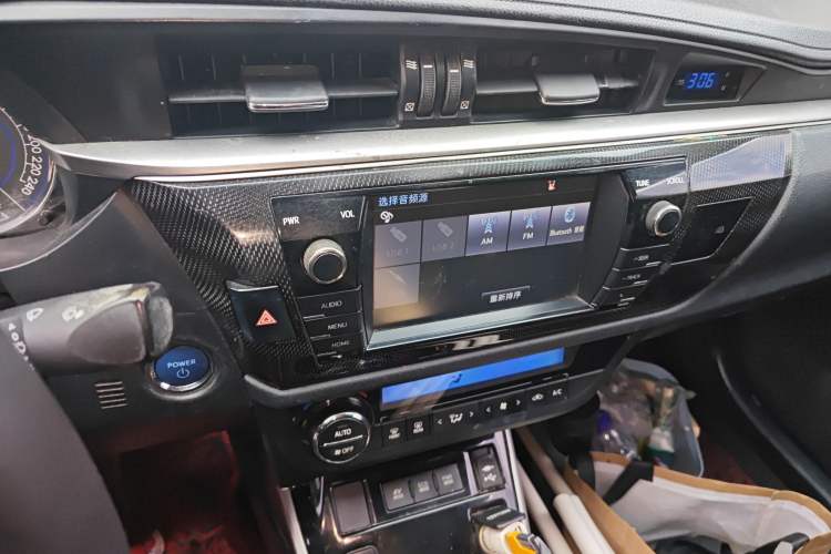 Used Toyota Levin 2016 Dual-Engine 1.8H GS-L E-CVT Leading Edition Audio And AC Panel