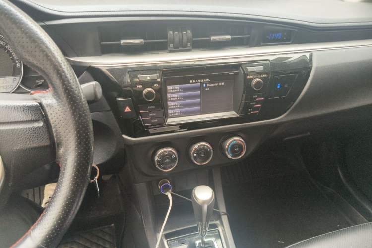 Used Toyota Levin 2016 1.6G CVT Elite Edition Audio And AC Panel