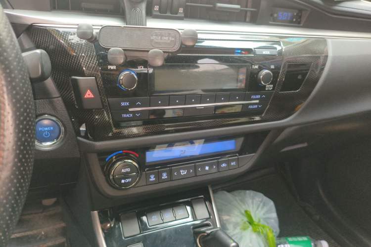 Used Toyota Levin 2016 Dual-Engine 1.8H GS E-CVT Elite Model with Sunroof Audio And AC Panel