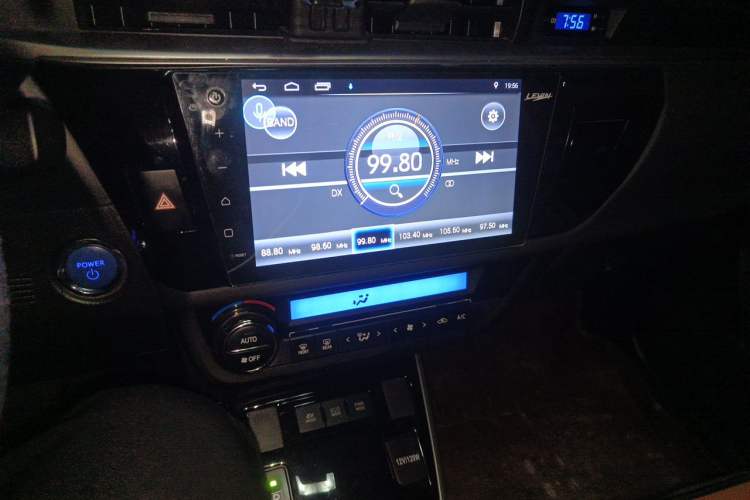 Used Toyota Levin 2016 Dual-Engine 1.8H GS E-CVT Elite Model with Sunroof Audio And AC Panel