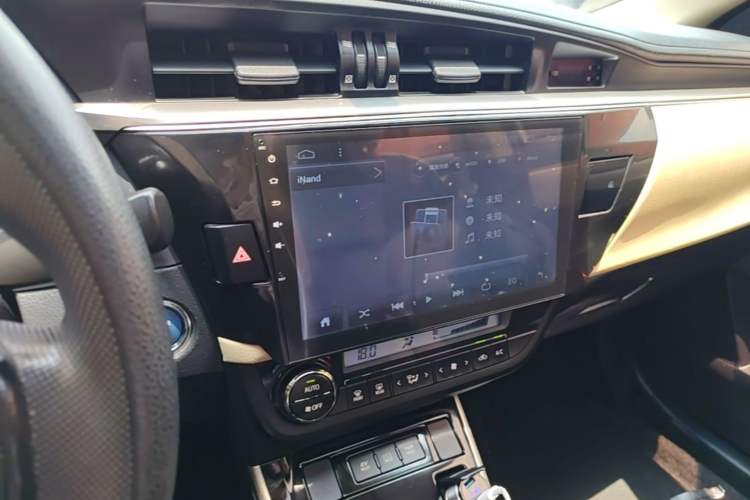 Used Toyota Levin 2016 Dual-Engine 1.8H GS E-CVT Elite Model with Sunroof Audio And AC Panel