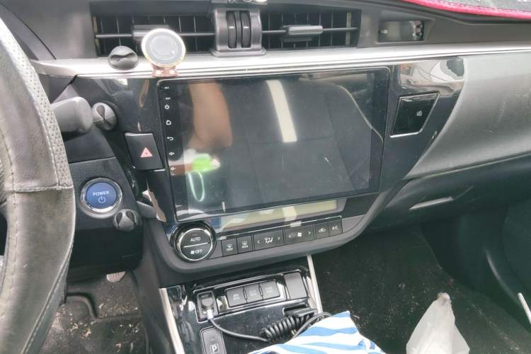 Used Toyota Levin 2016 Dual-Engine 1.8H GS E-CVT Elite Model with Sunroof Audio And AC Panel