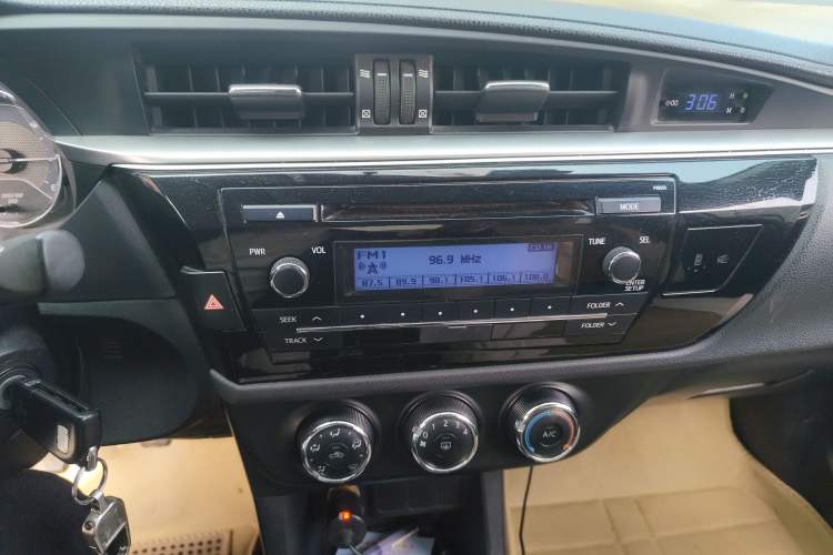 Used Toyota Levin 2016 1.6G Manual Elite Edition Audio And AC Panel