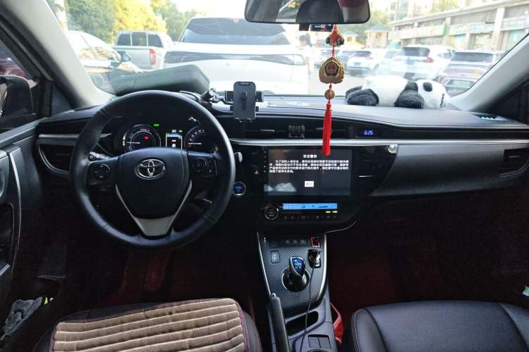 Used Toyota Levin 2016 Dual-Engine 1.8H GS E-CVT Elite Model with Sunroof Center Console