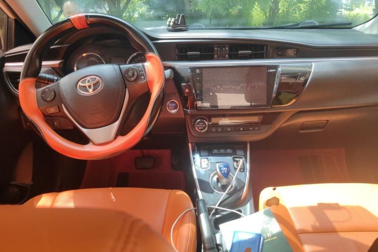 Used Toyota Levin 2016 Dual-Engine 1.8H GS E-CVT Elite Model with Sunroof Center Console