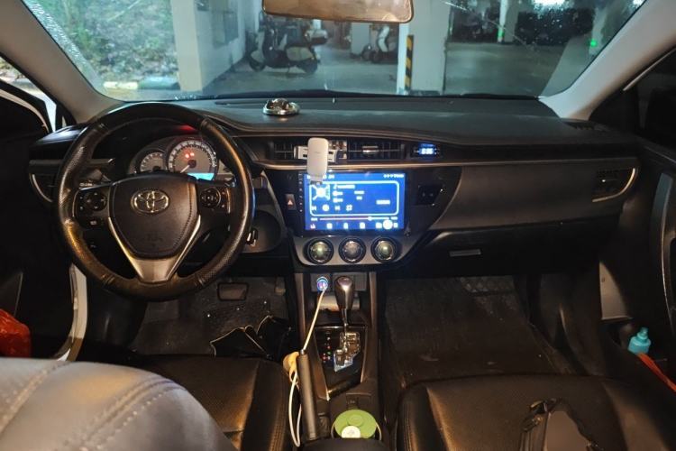 Used Toyota Levin 2016 1.6G CVT Elite Edition Center Console