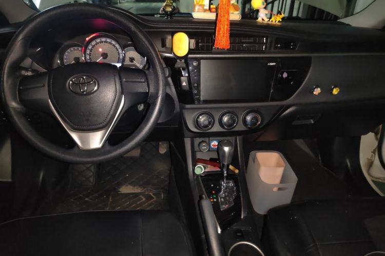 Used Toyota Levin 2016 1.6G CVT Elite Edition Center Console