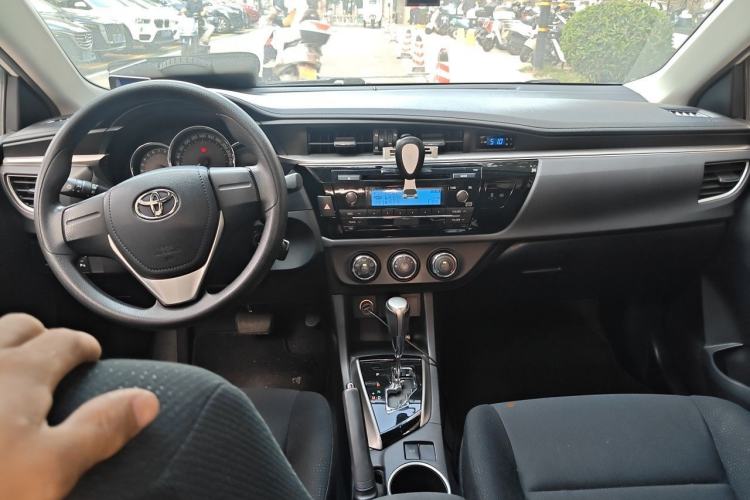 Used Toyota Levin 2016 1.6G CVT Elite Edition Center Console