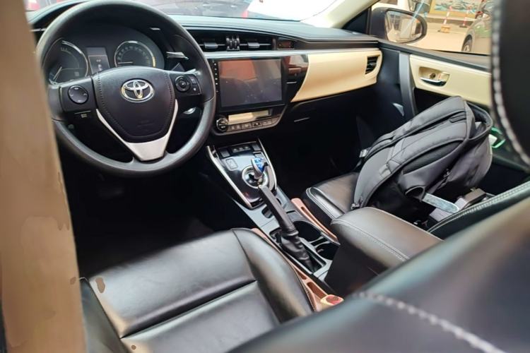 Used Toyota Levin 2016 Dual-Engine 1.8H GS E-CVT Elite Model with Sunroof Center Console