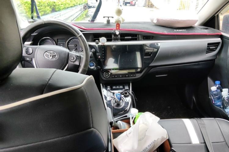 Used Toyota Levin 2016 Dual-Engine 1.8H GS E-CVT Elite Model with Sunroof Center Console