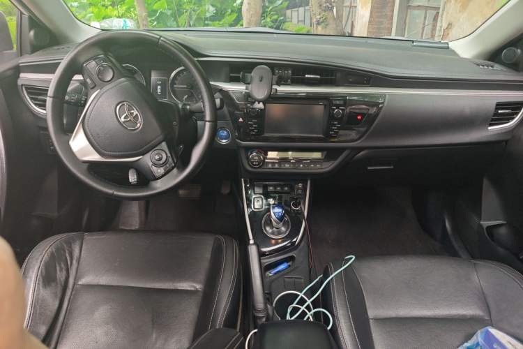 Used Toyota Levin 2016 Dual-Engine 1.8H V E-CVT Luxury Edition Center Console