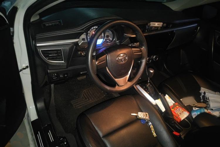 Used Toyota Levin 2016 1.6G CVT Elite Edition Center Console