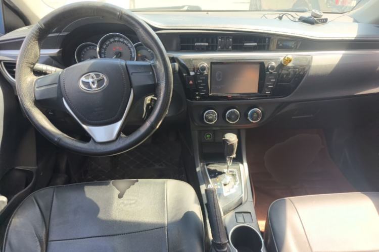 Used Toyota Levin 2016 1.6G CVT Elite Edition Center Console