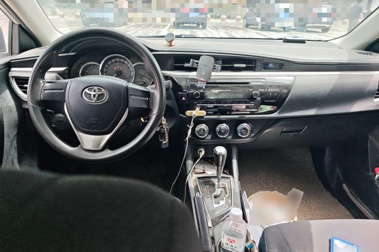Used Toyota Levin 2016 1.6G CVT Elite Edition Center Console
