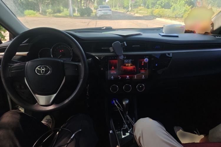 Used Toyota Levin 2016 1.6G CVT Elite Edition Center Console