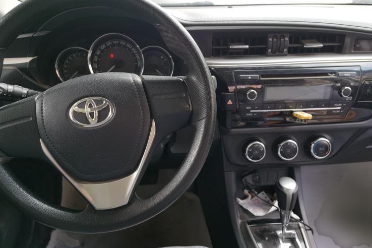Used Toyota Levin 2016 1.6G CVT Elite Edition Center Console