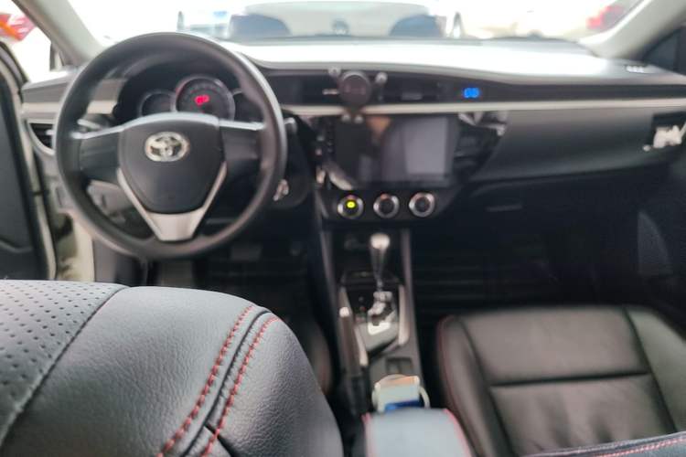 Used Toyota Levin 2016 1.6G CVT Elite Edition Center Console