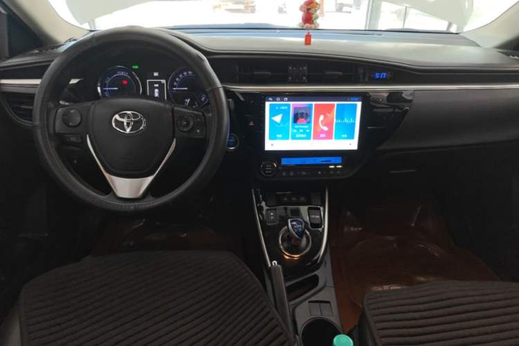 Used Toyota Levin 2016 Dual-Engine 1.8H GS E-CVT Elite Model with Sunroof Center Console