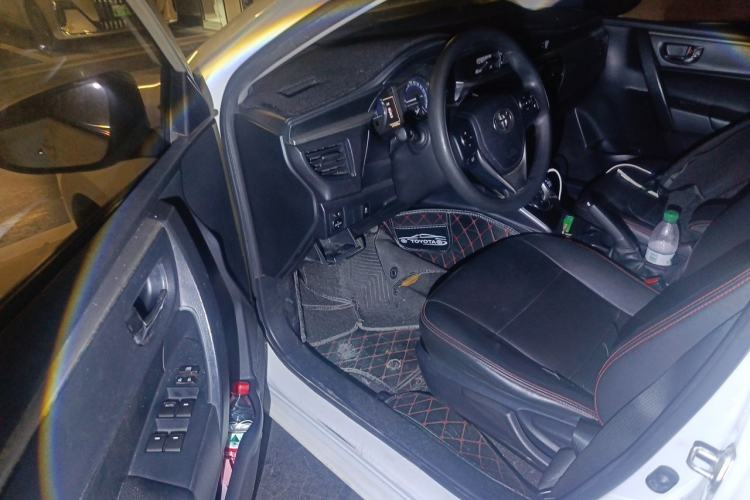 Used Toyota Levin 2016 Dual-Engine 1.8H GS E-CVT Elite Model with Sunroof Driver Seat