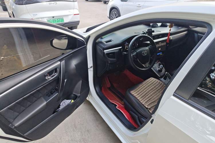 Used Toyota Levin 2016 Dual-Engine 1.8H GS E-CVT Elite Model with Sunroof Driver Seat