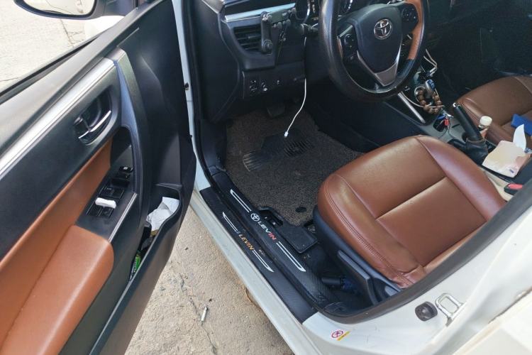Used Toyota Levin 2016 Dual-Engine 1.8H GS E-CVT Elite Model with Sunroof Driver Seat