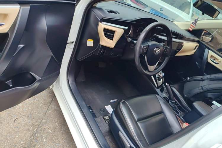 Used Toyota Levin 2016 Dual-Engine 1.8H GS E-CVT Elite Model with Sunroof Driver Seat