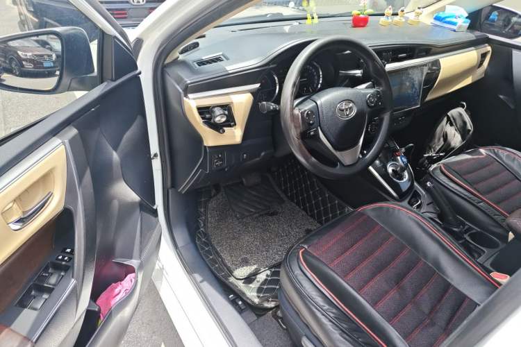 Used Toyota Levin 2016 Dual-Engine 1.8H GS E-CVT Elite Model with Sunroof Driver Seat