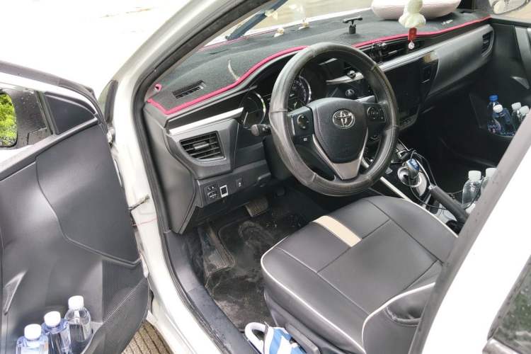 Used Toyota Levin 2016 Dual-Engine 1.8H GS E-CVT Elite Model with Sunroof Driver Seat
