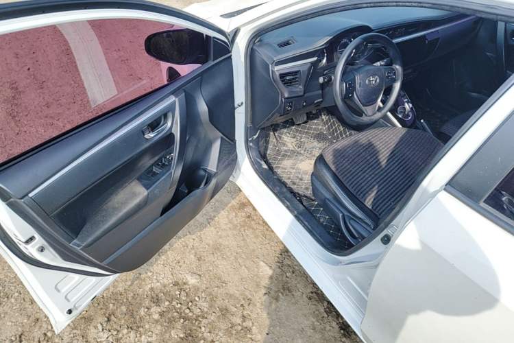 Used Toyota Levin 2016 Dual-Engine 1.8H GS E-CVT Elite Model with Sunroof Driver Seat