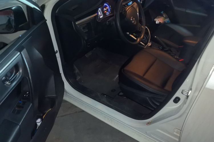 Used Toyota Levin 2016 Dual-Engine 1.8H GS E-CVT Elite Model with Sunroof Driver Seat