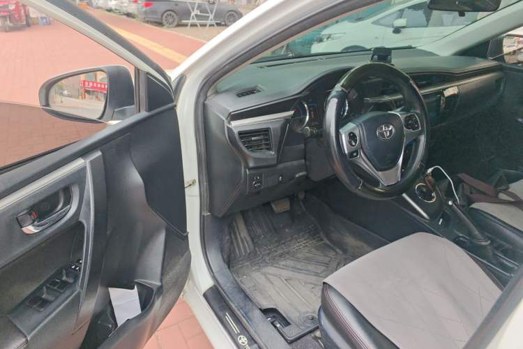 Used Toyota Levin 2016 Dual-Engine 1.8H GS E-CVT Elite Model with Sunroof Driver Seat