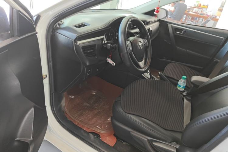 Used Toyota Levin 2016 Dual-Engine 1.8H GS E-CVT Elite Model with Sunroof Driver Seat
