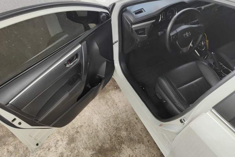 Used Toyota Levin 2016 Dual-Engine 1.8H V E-CVT Luxury Edition Driver Seat